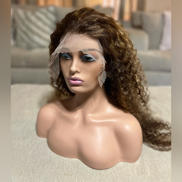 Wig - Picture 9 of 9